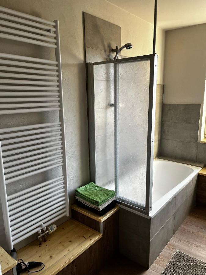 האמלן Ferienwohnung In Der Schoenen Rattenfaengerstadt מראה חיצוני תמונה